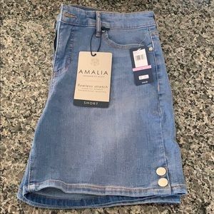 NEW Bandolino shorts